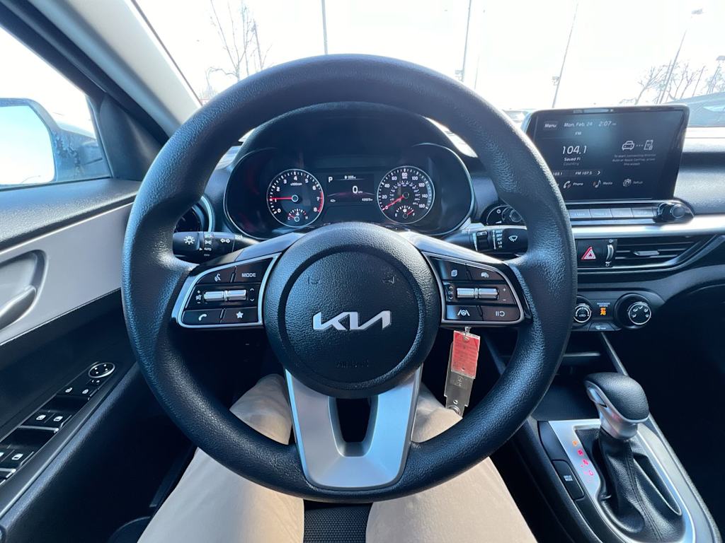 2022 Kia Forte LXS 2