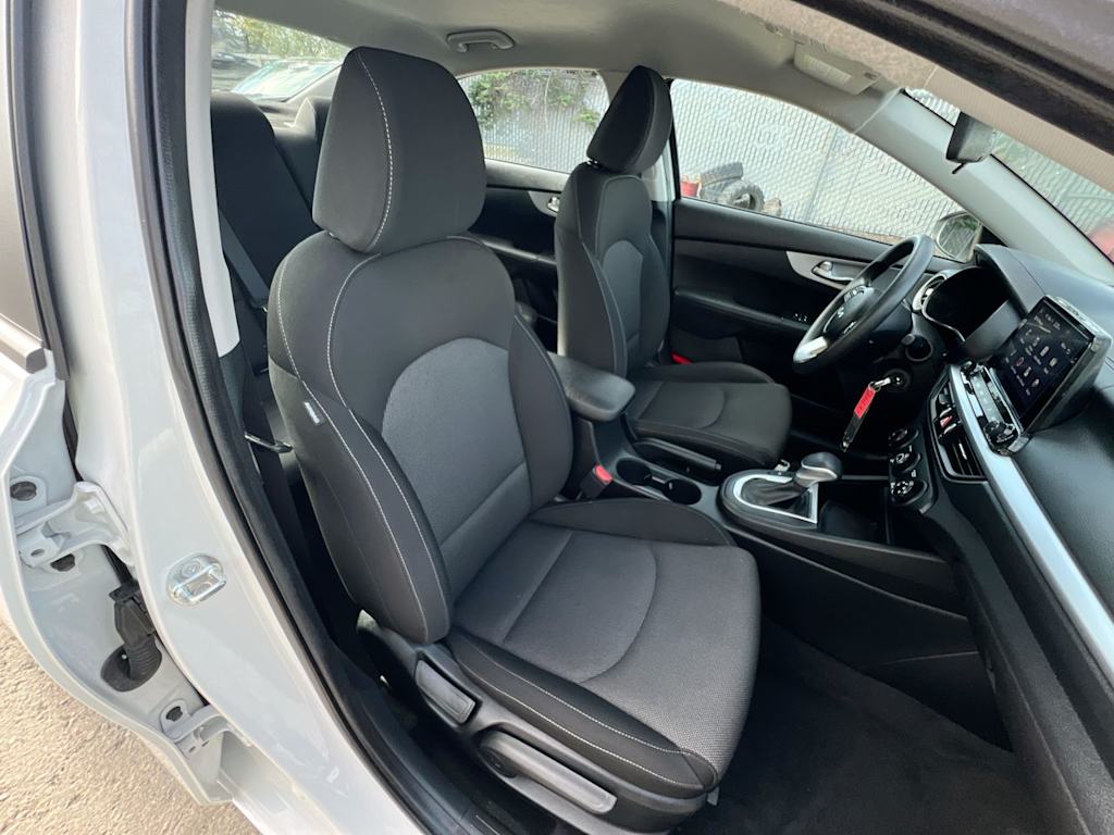 Thumbnail: 2023 Kia Forte - 9