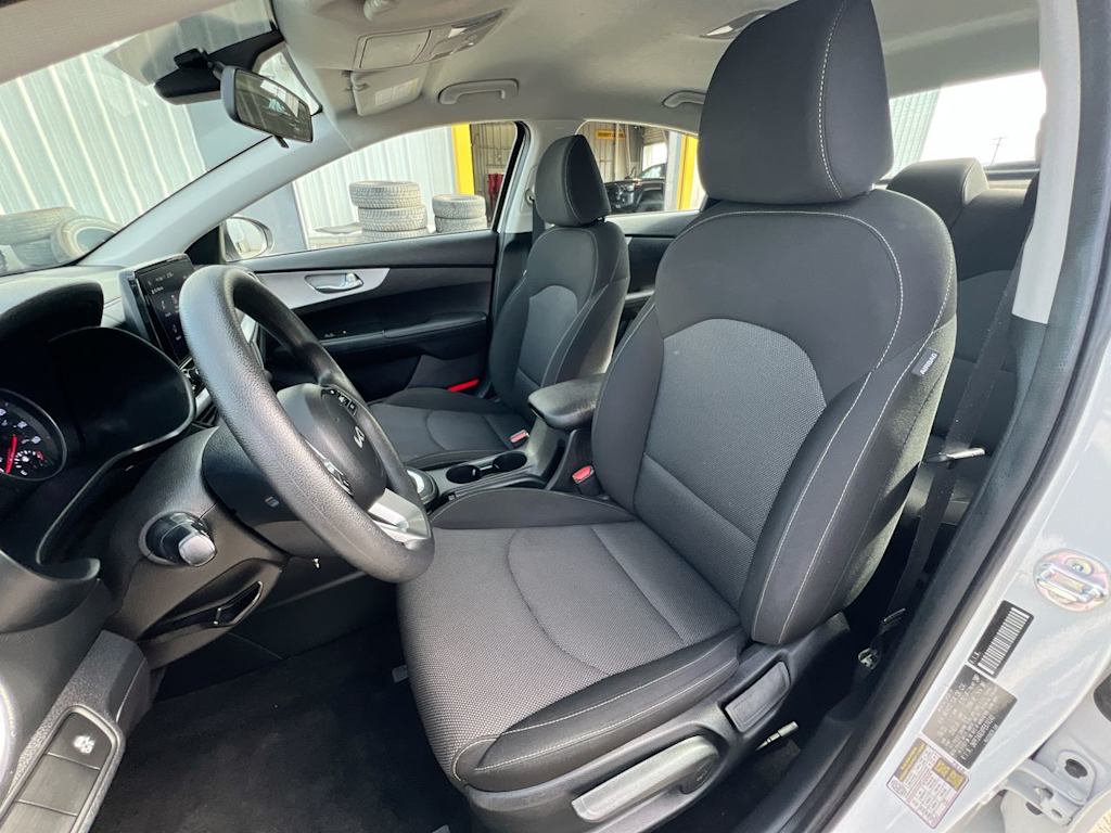 Thumbnail: 2023 Kia Forte - 8
