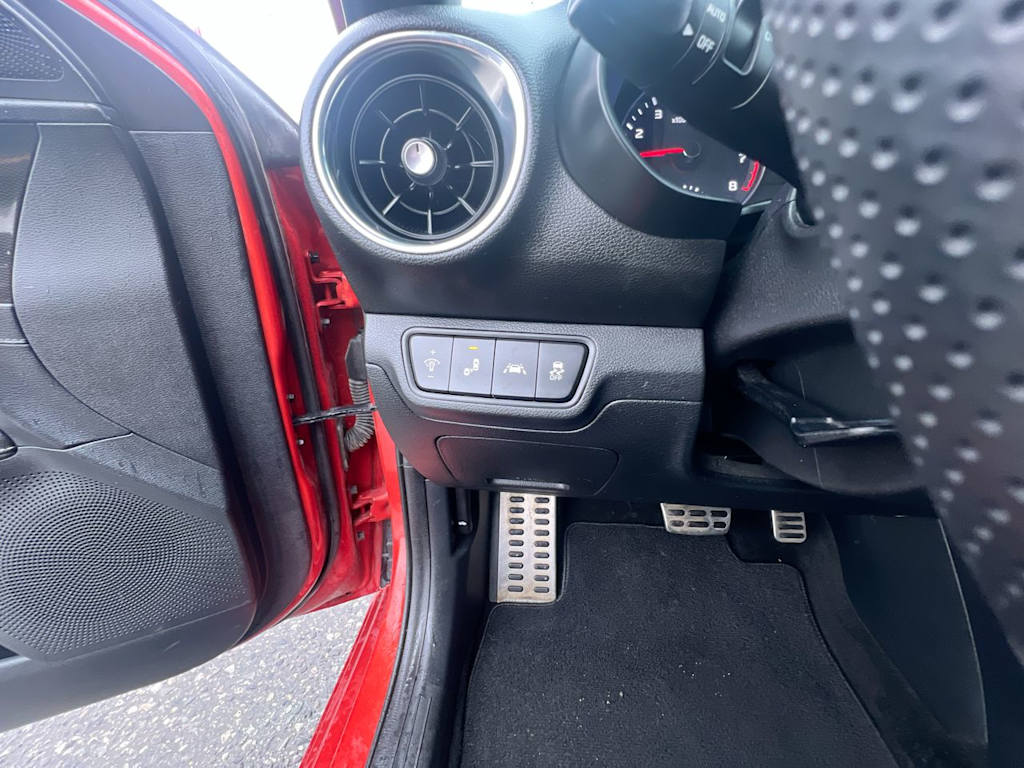 Thumbnail: 2020 Kia Forte - 23