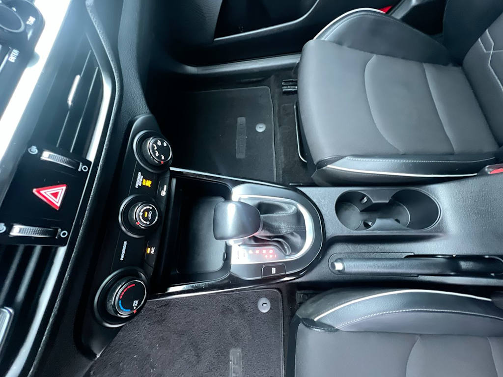 Thumbnail: 2020 Kia Forte - 11