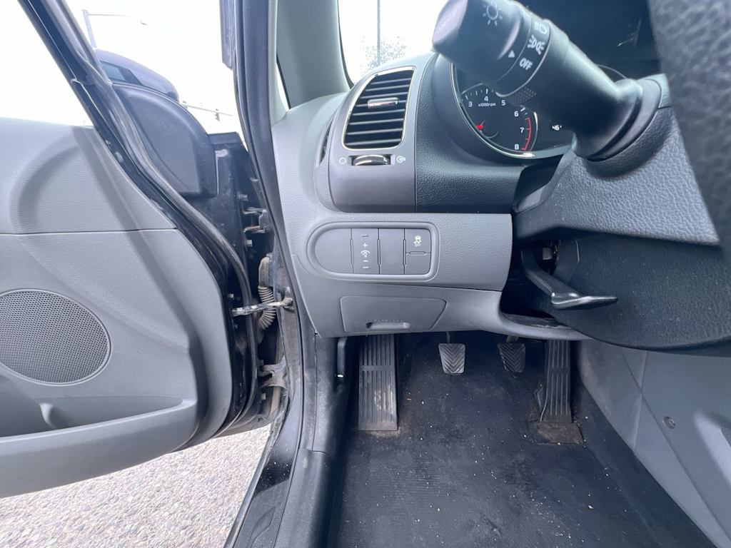 Thumbnail: 2018 Kia Forte - 21