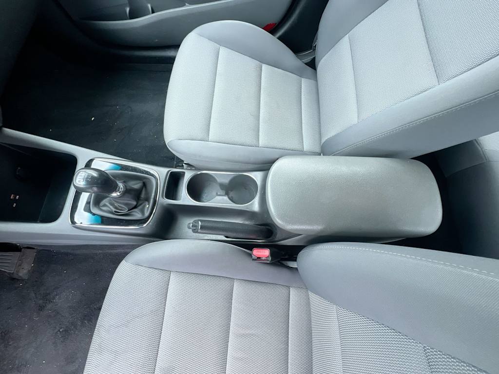 Thumbnail: 2018 Kia Forte - 23