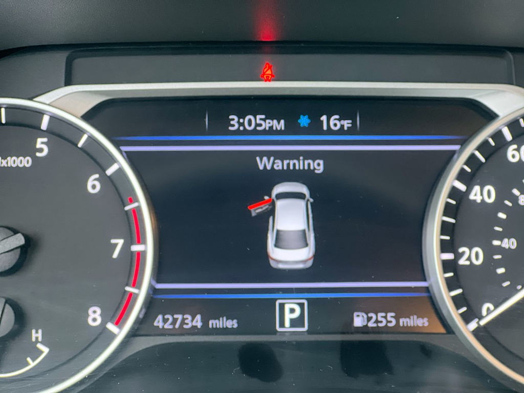 Thumbnail: 2023 Nissan Sentra - 13