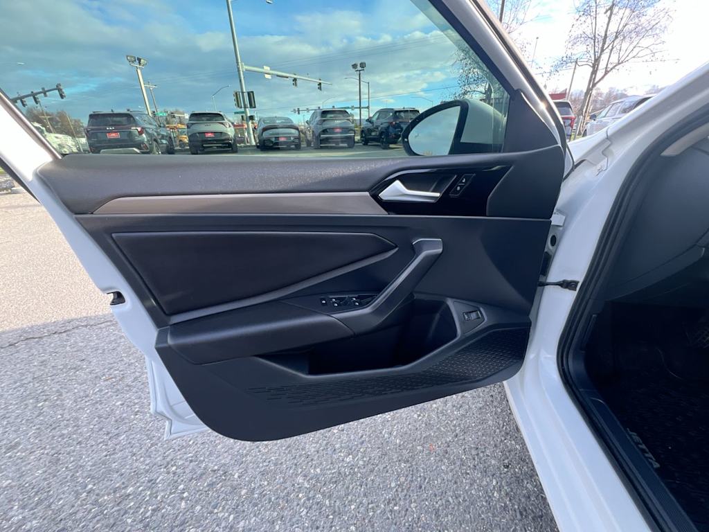 Thumbnail: 2019 Volkswagen Jetta - 22