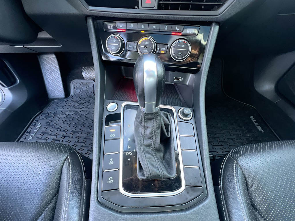 Thumbnail: 2019 Volkswagen Jetta - 11