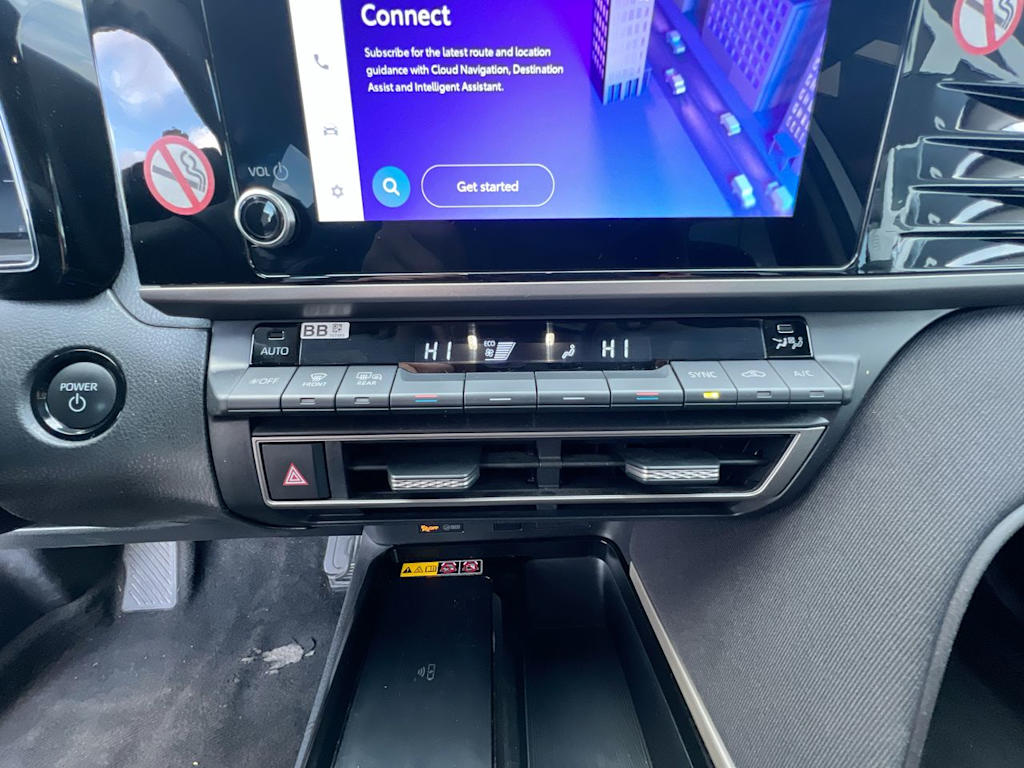 Thumbnail: 2025 Toyota Camry - 23