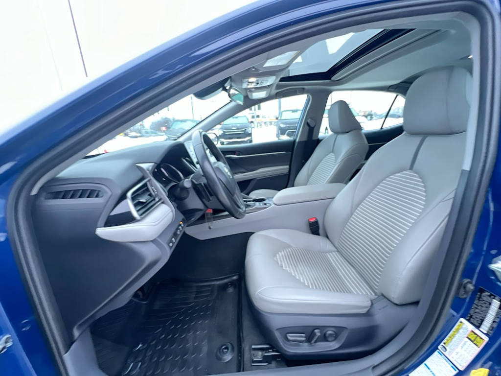 Thumbnail: 2023 Toyota Camry - 8