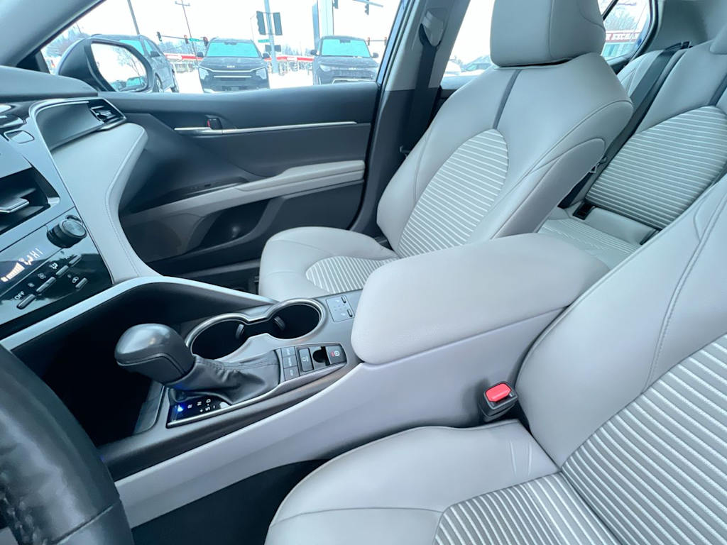 Thumbnail: 2023 Toyota Camry - 9