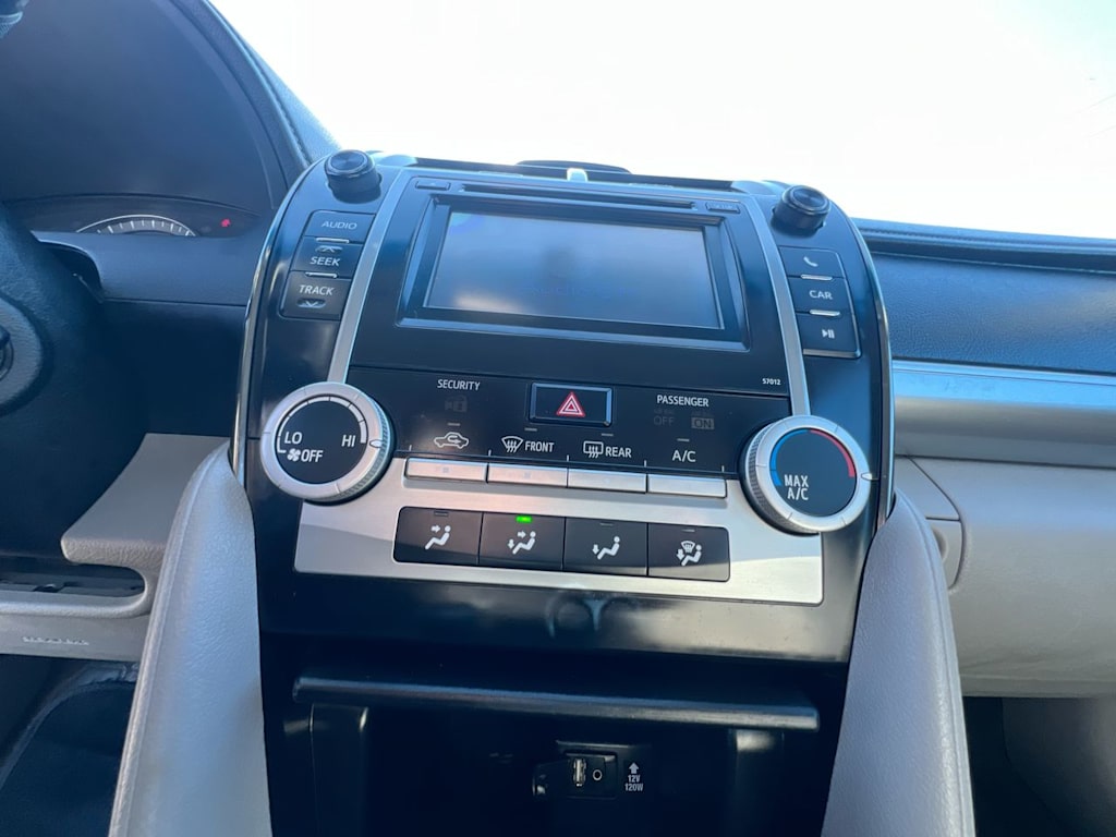 2012 Toyota Camry LE 23