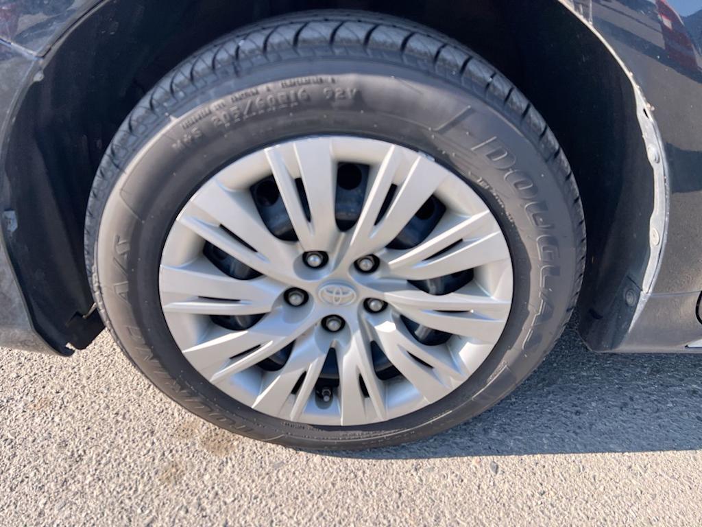 2012 Toyota Camry LE 6
