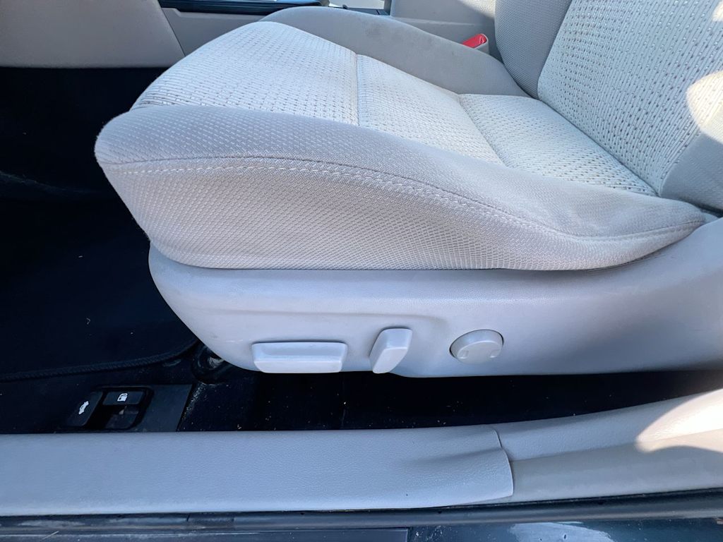 2012 Toyota Camry LE 20