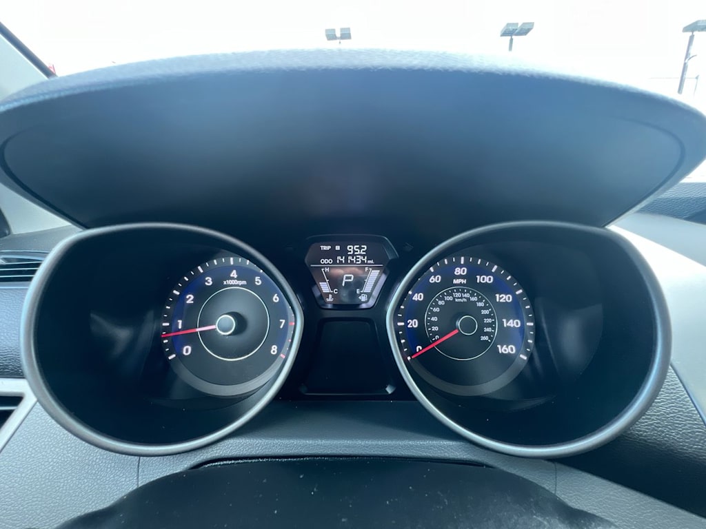 Thumbnail: 2013 Hyundai Elantra - 13