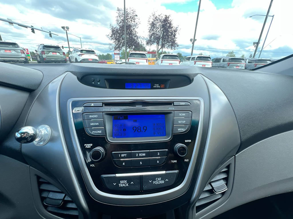 Thumbnail: 2013 Hyundai Elantra - 11