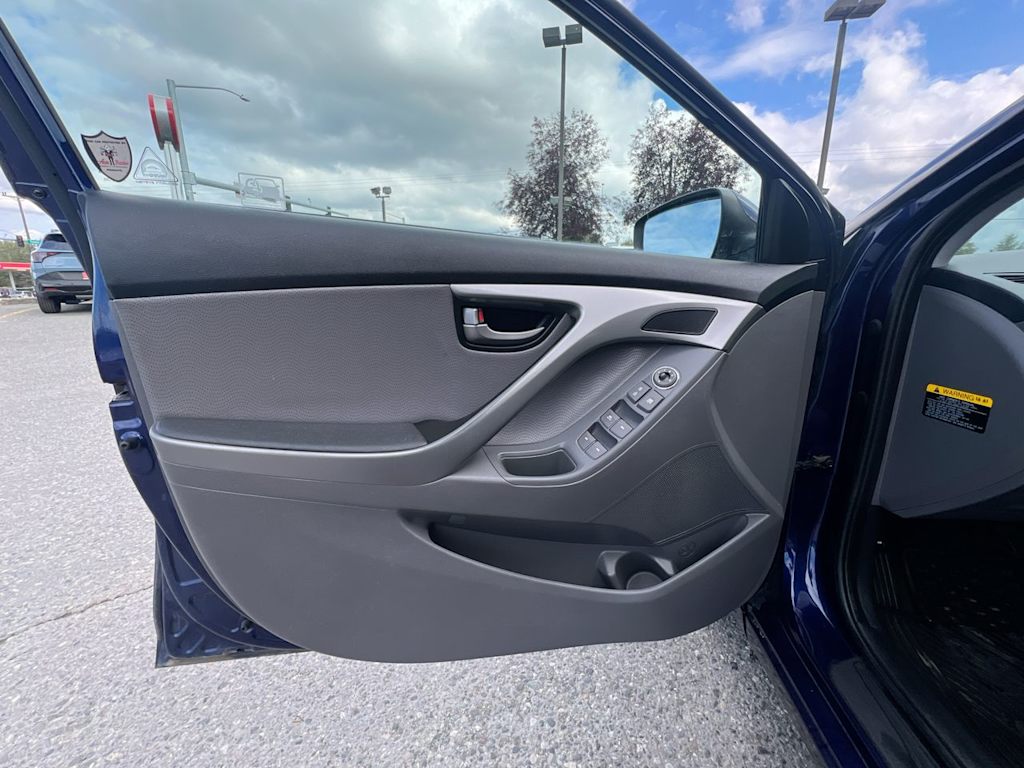Thumbnail: 2013 Hyundai Elantra - 20