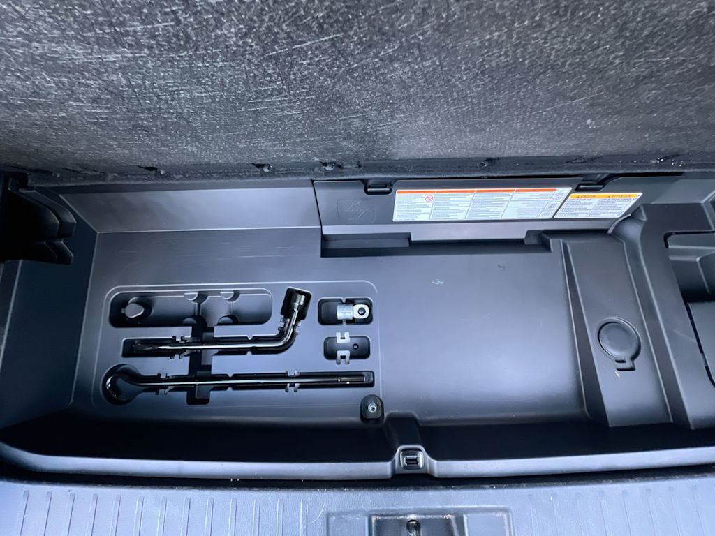 Thumbnail: 2023 Toyota Highlander - 27