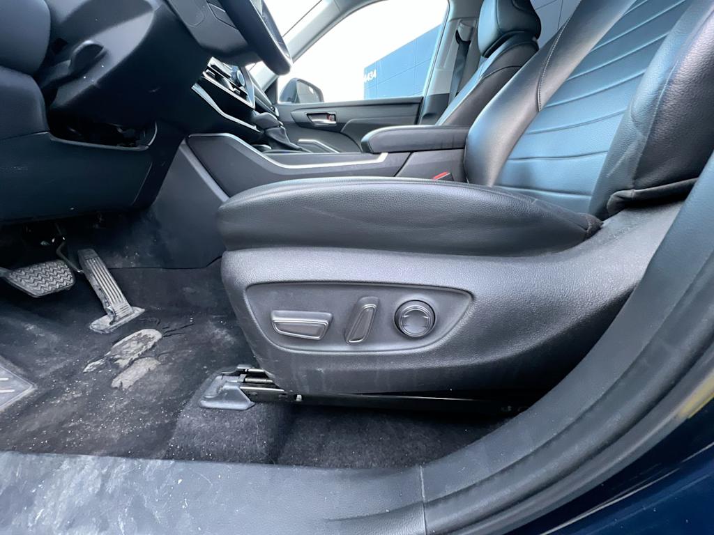 Thumbnail: 2023 Toyota Highlander - 19