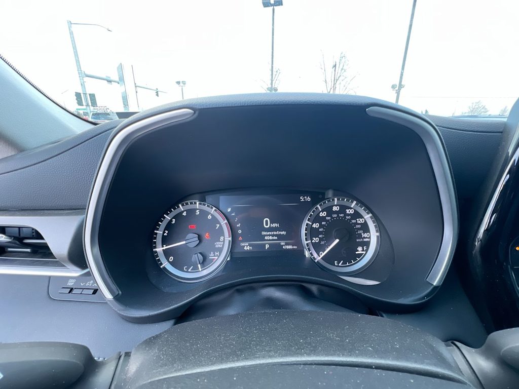 Thumbnail: 2023 Toyota Highlander - 13