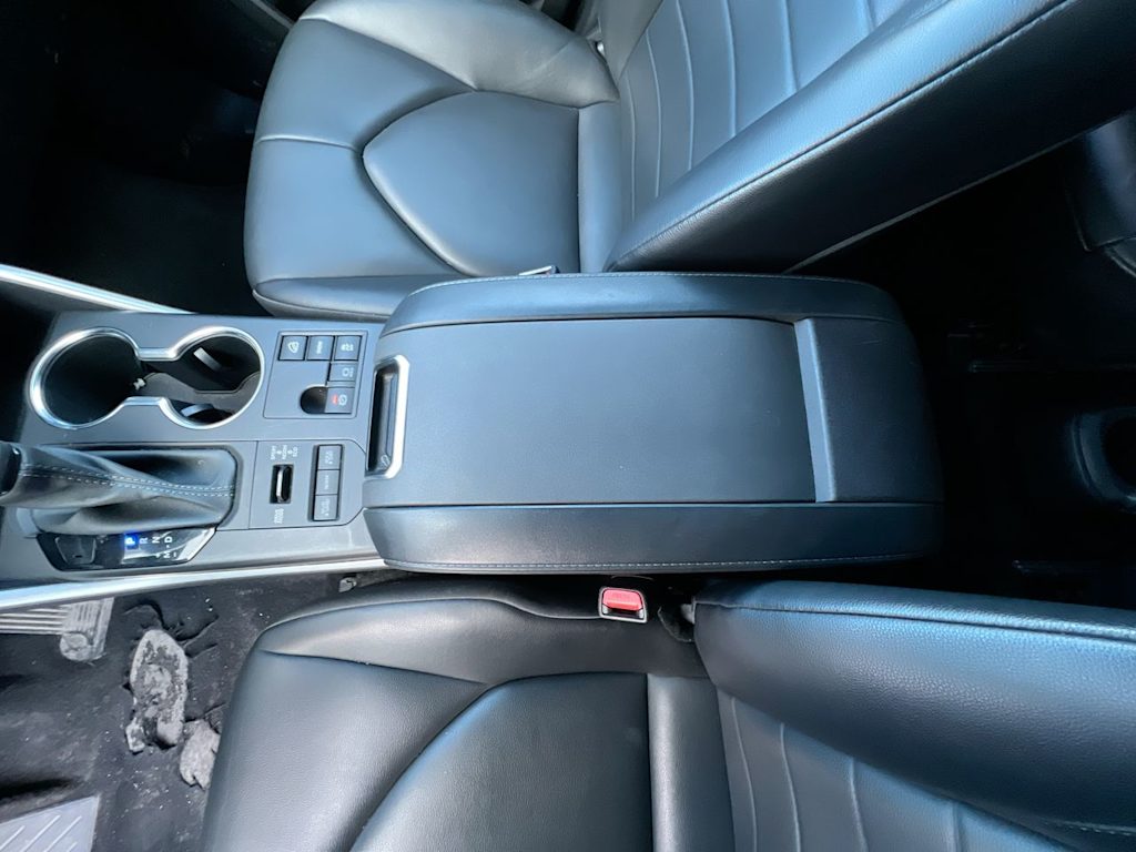 Thumbnail: 2023 Toyota Highlander - 24