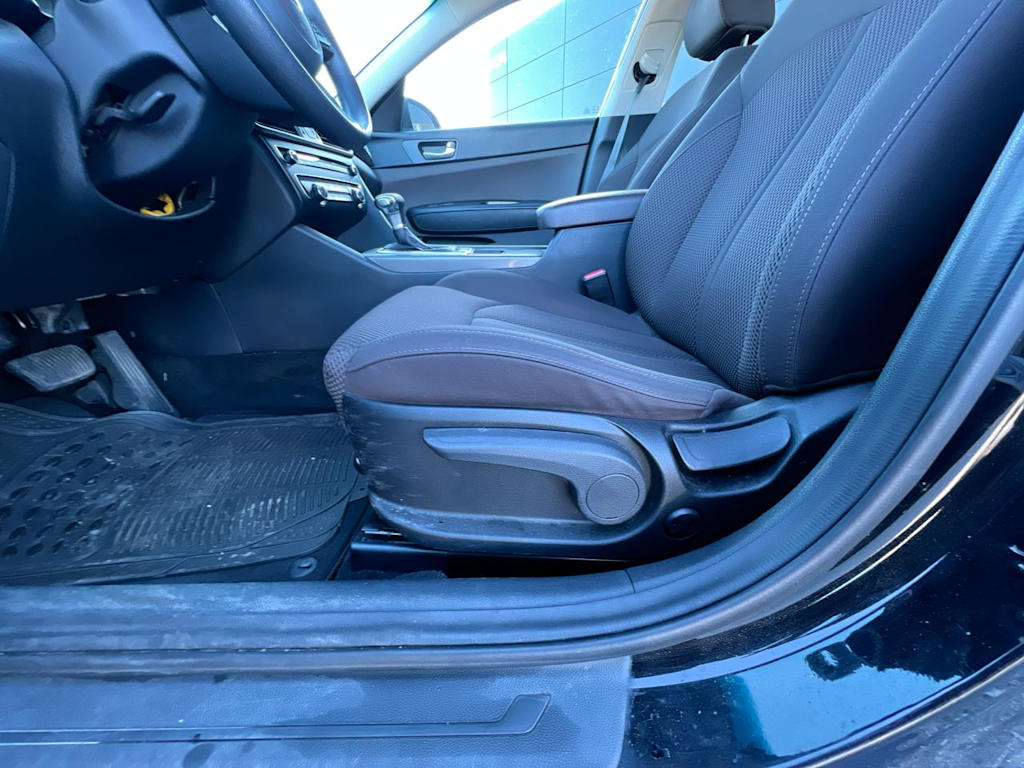 Thumbnail: 2019 Kia Optima - 21