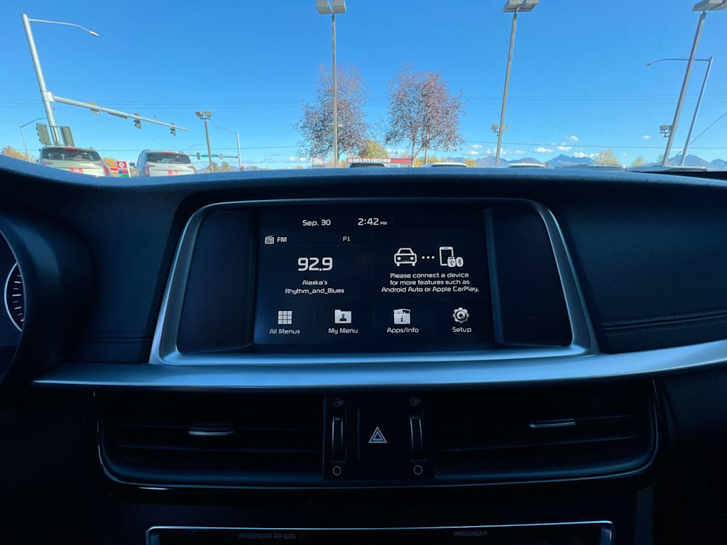 Thumbnail: 2019 Kia Optima - 12