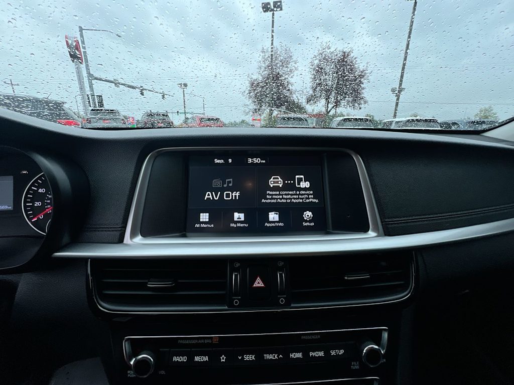 Thumbnail: 2020 Kia Optima - 11