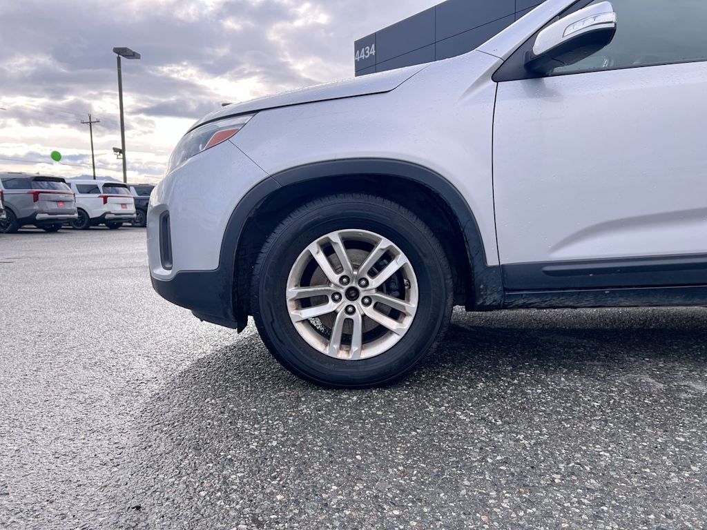Thumbnail: 2015 Kia Sorento - 7