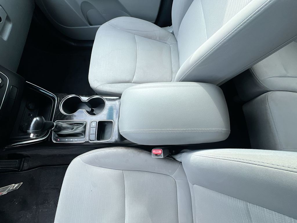Thumbnail: 2015 Kia Sorento - 9
