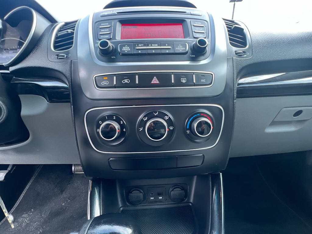 Thumbnail: 2015 Kia Sorento - 23