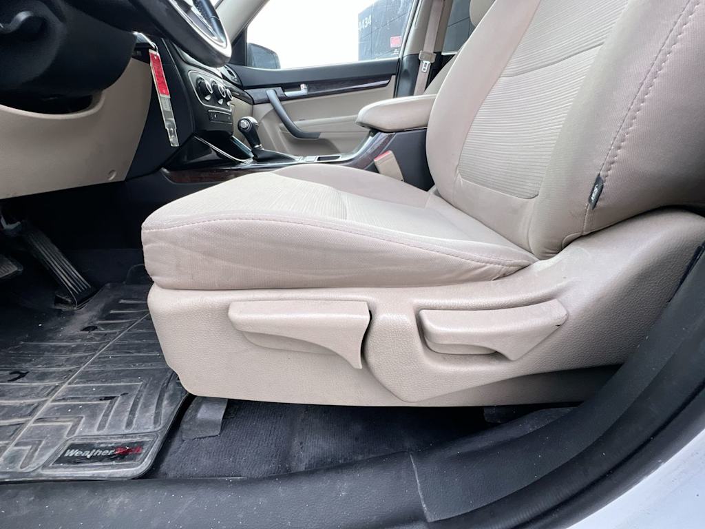 Thumbnail: 2015 Kia Sorento - 19
