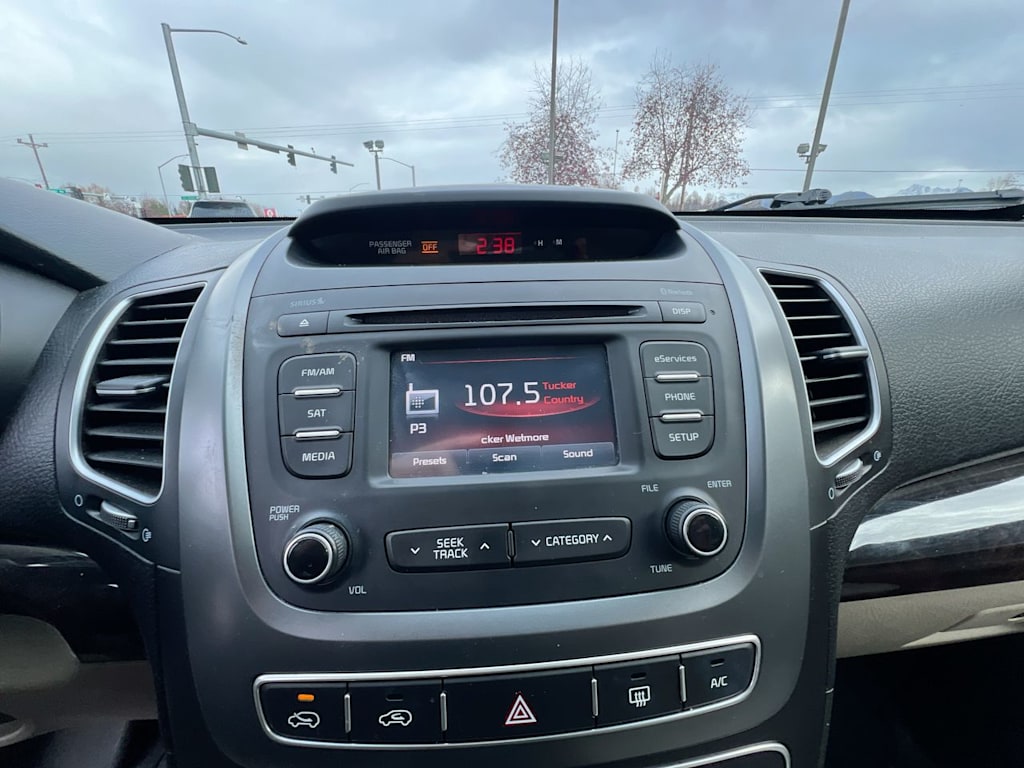 Thumbnail: 2015 Kia Sorento - 11