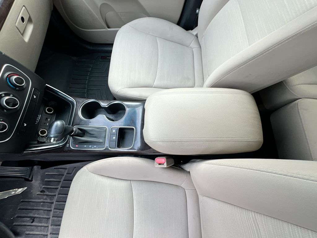 Thumbnail: 2015 Kia Sorento - 9