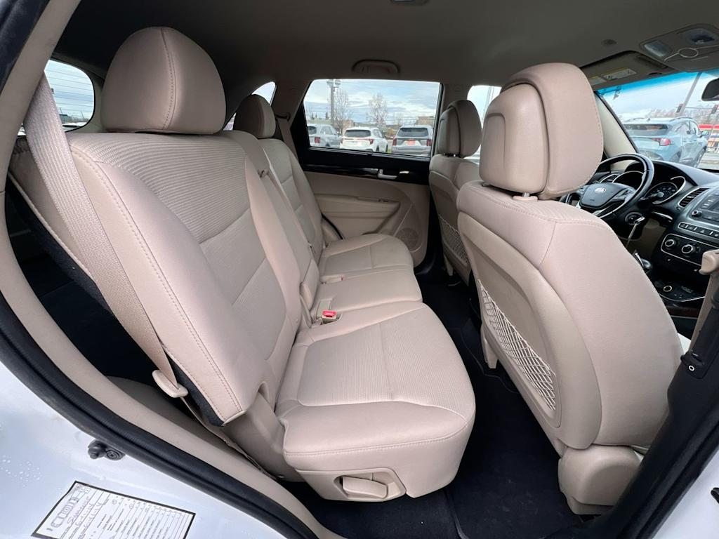 Thumbnail: 2015 Kia Sorento - 25