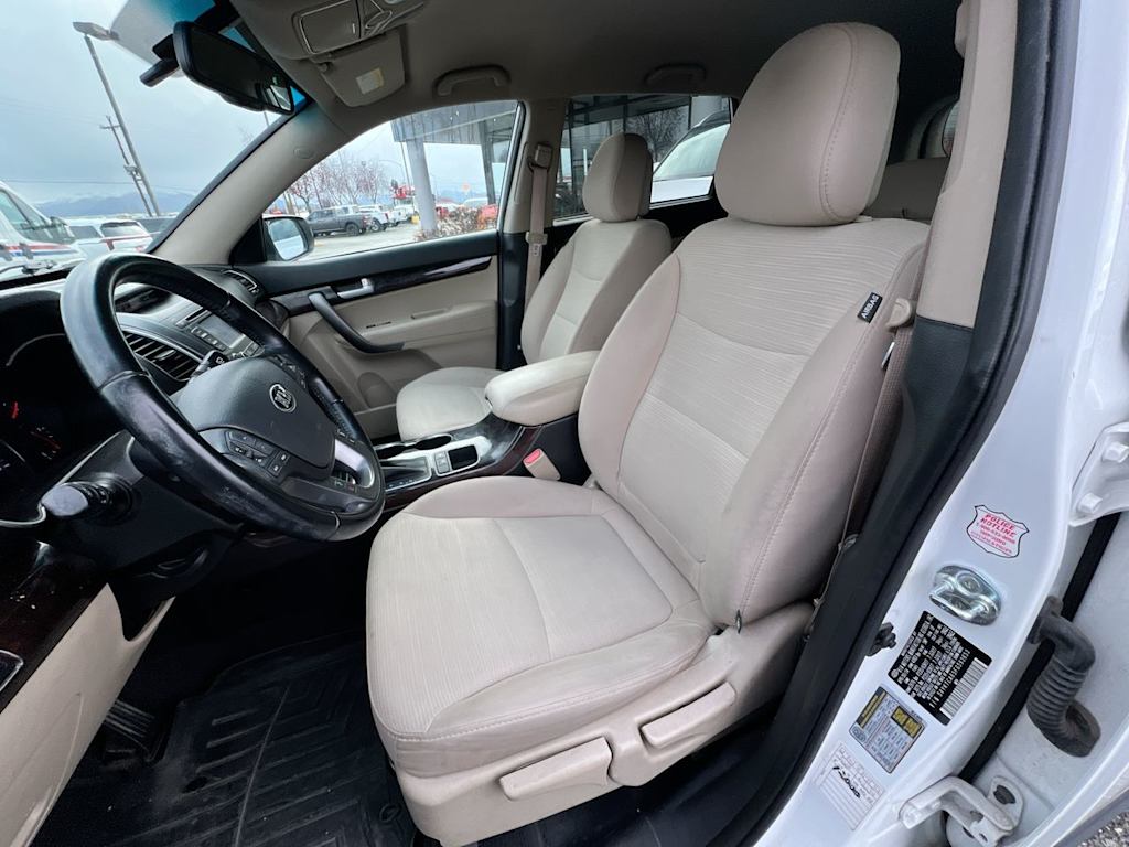 Thumbnail: 2015 Kia Sorento - 8