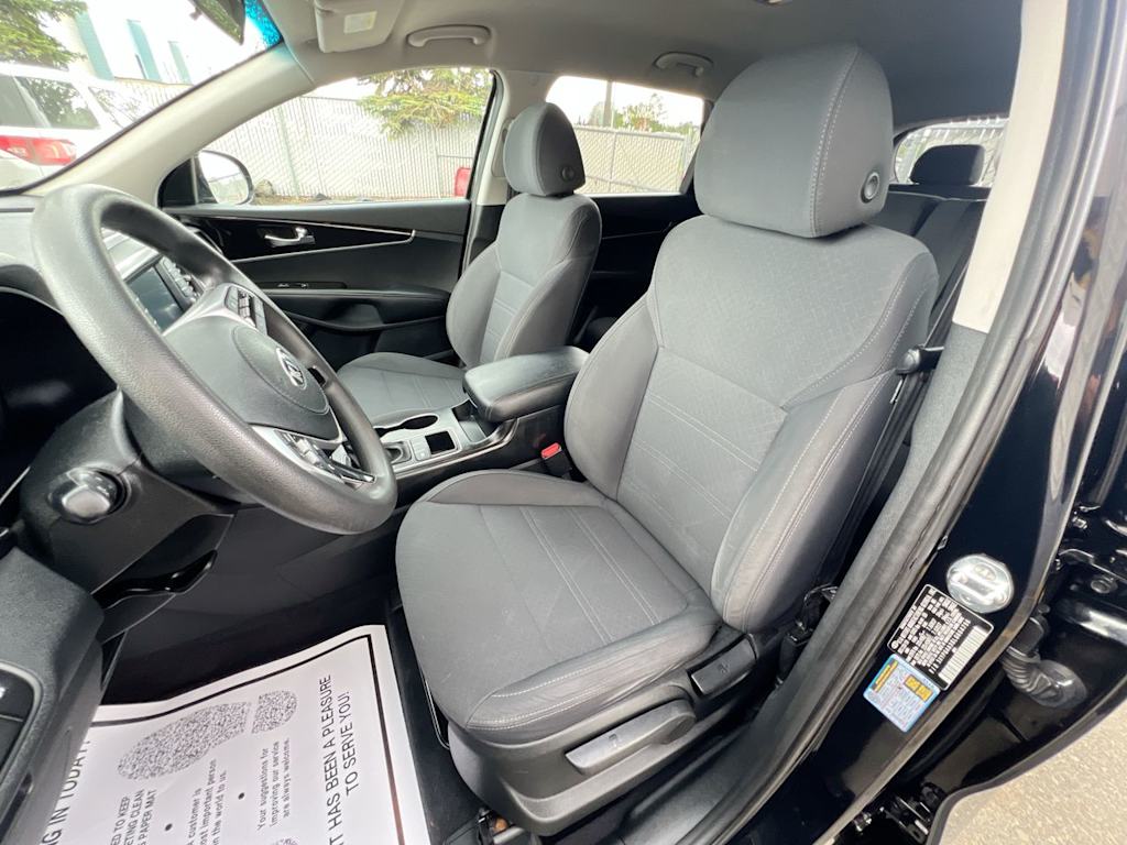 Thumbnail: 2020 Kia Sorento - 8