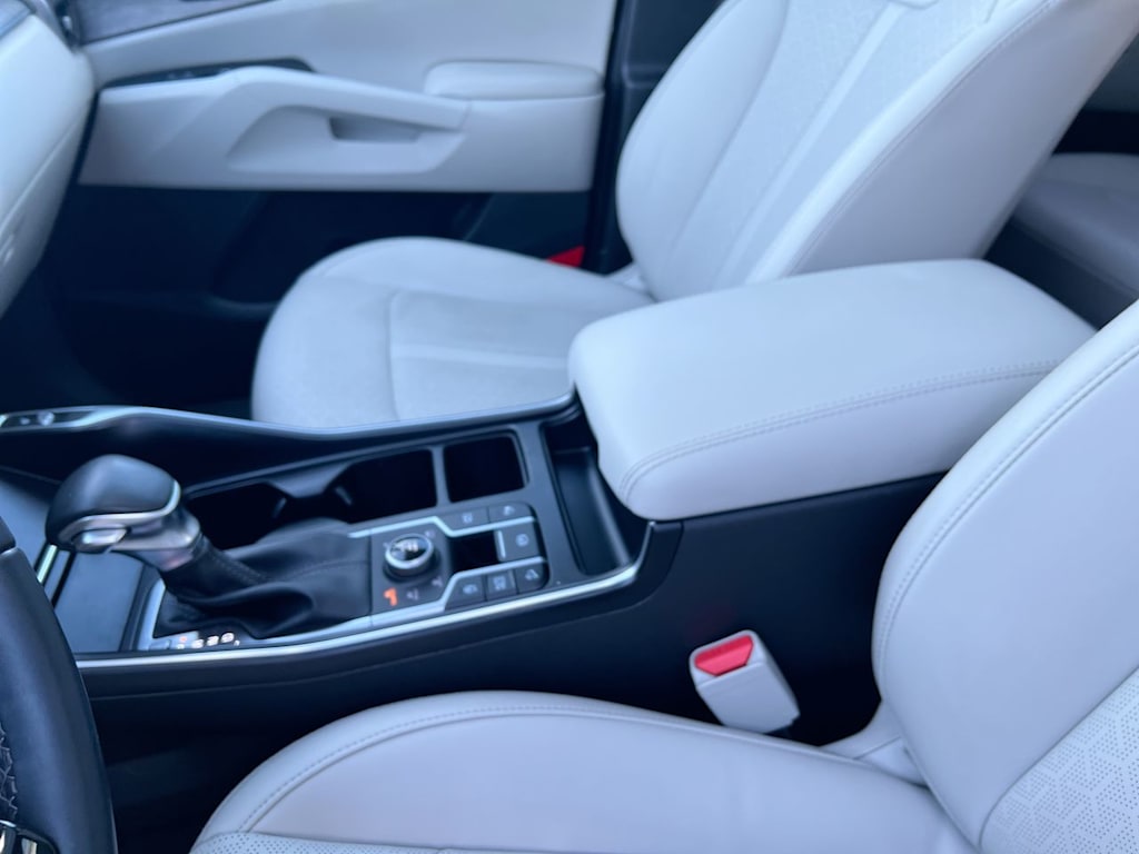 Thumbnail: 2023 Kia Sorento - 24