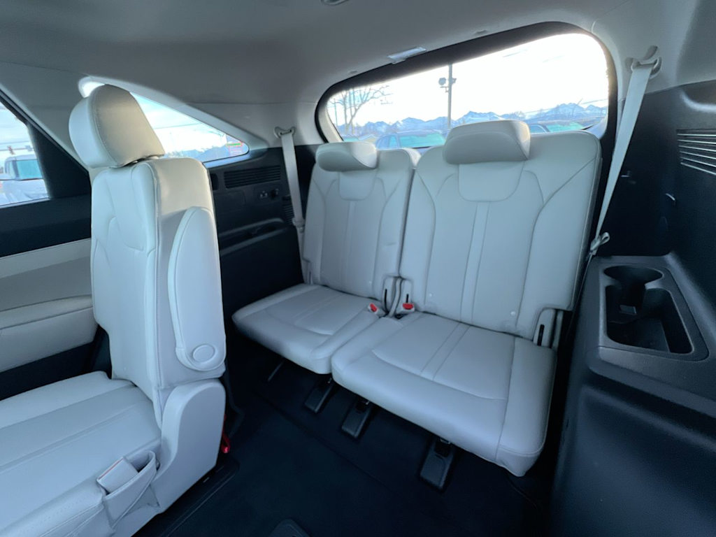 Thumbnail: 2023 Kia Sorento - 26