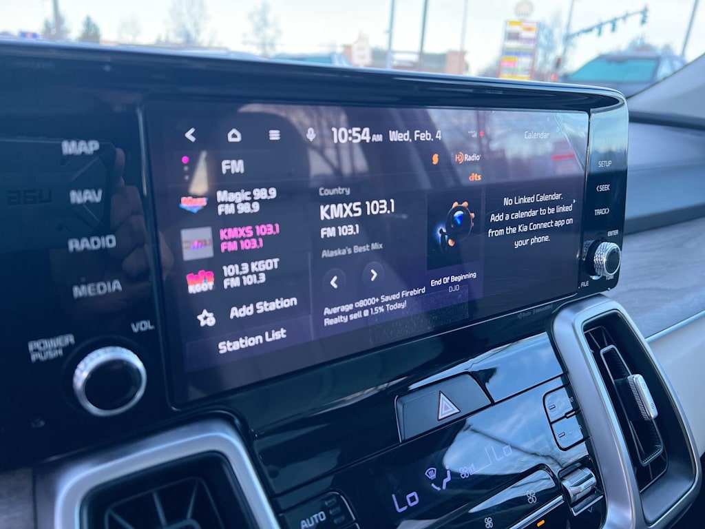 Thumbnail: 2023 Kia Sorento - 11