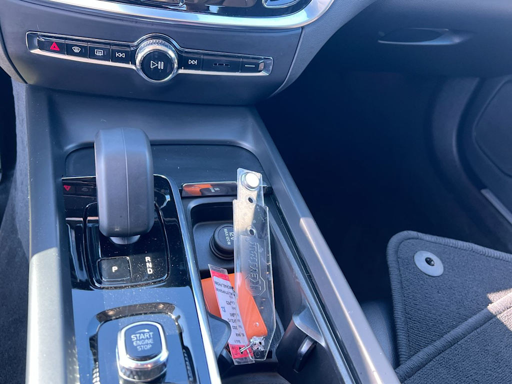 Thumbnail: 2023 Volvo S60 - 11