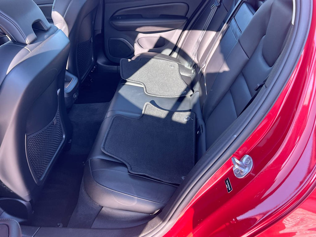 Thumbnail: 2023 Volvo S60 - 25