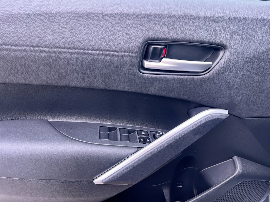 Thumbnail: 2023 Toyota Corolla Cross - 21