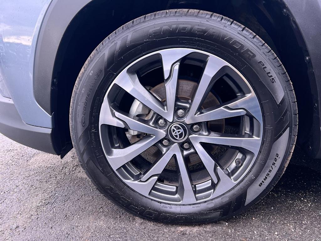 2023 Toyota Corolla Cross XLE - Photo 7