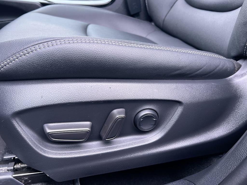 2023 Toyota Corolla Cross XLE - Photo 18