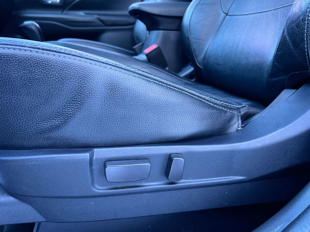 Thumbnail: 2016 Mitsubishi Outlander - 19