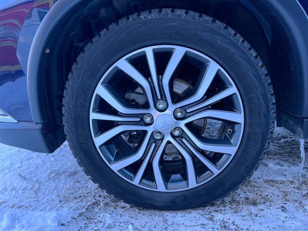 Thumbnail: 2016 Mitsubishi Outlander - 7