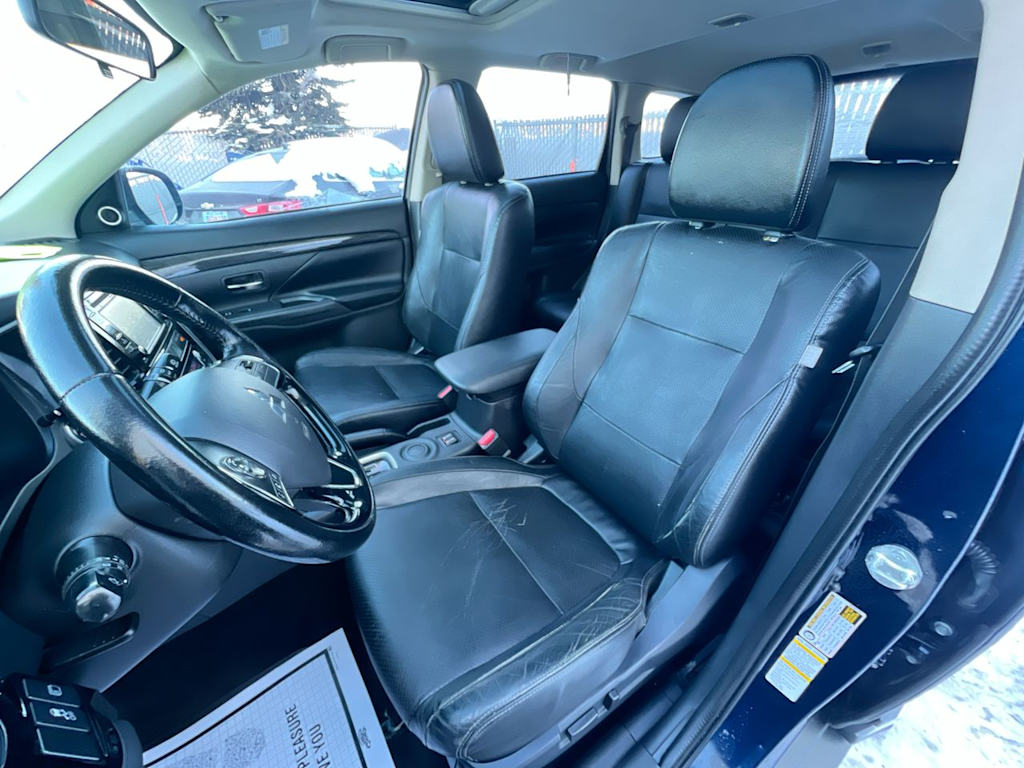 Thumbnail: 2016 Mitsubishi Outlander - 8