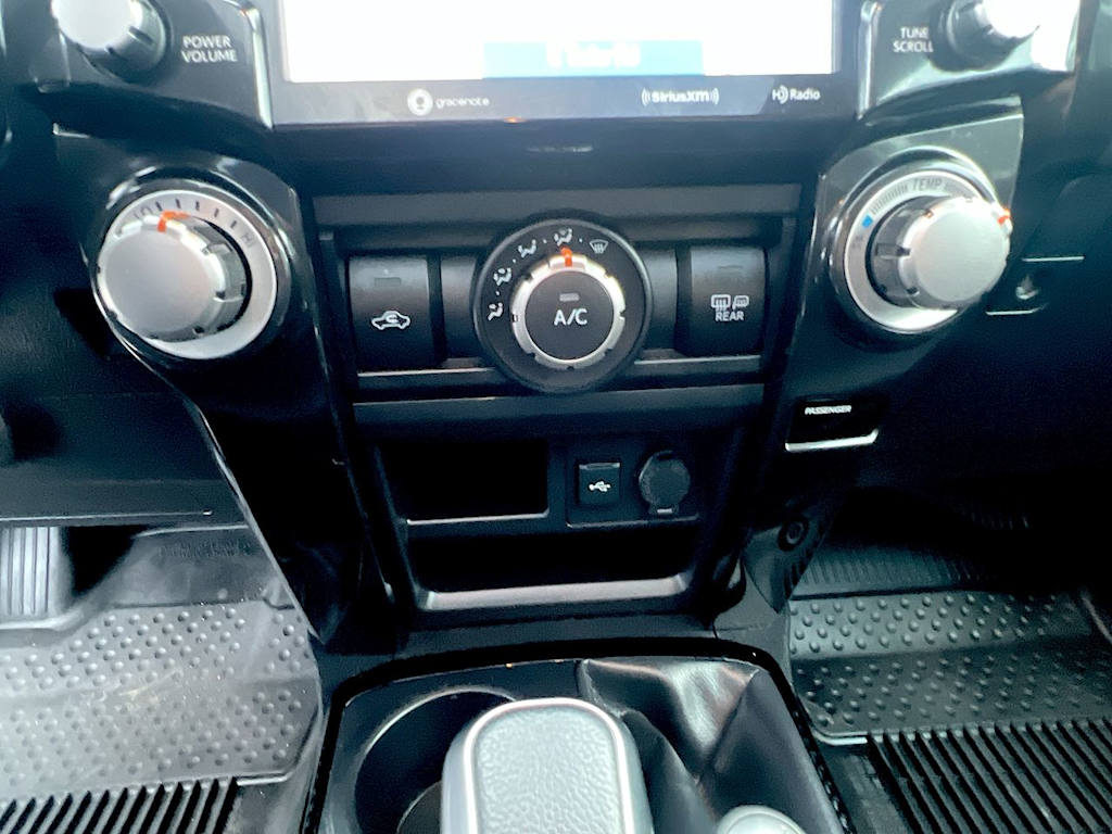 Thumbnail: 2020 Toyota 4Runner - 25