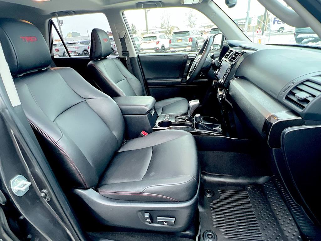 Thumbnail: 2020 Toyota 4Runner - 28