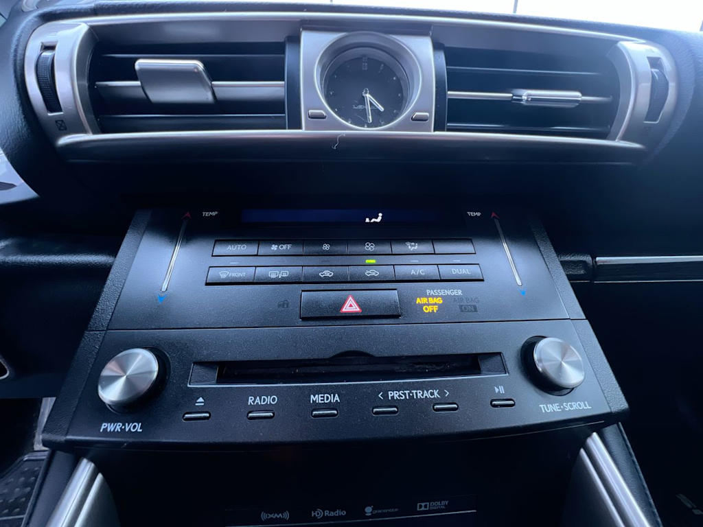 2015 Lexus IS 350 24