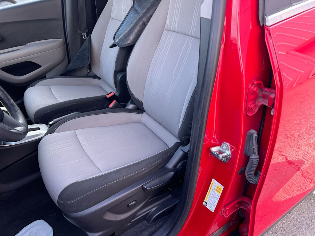 Thumbnail: 2015 Chevrolet Trax - 19